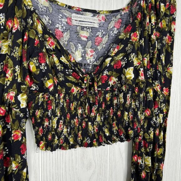 Urban Outfitters Smocked Floral Long Sleeve Blouse Black Womens Size Large - Picture 8 of 9
